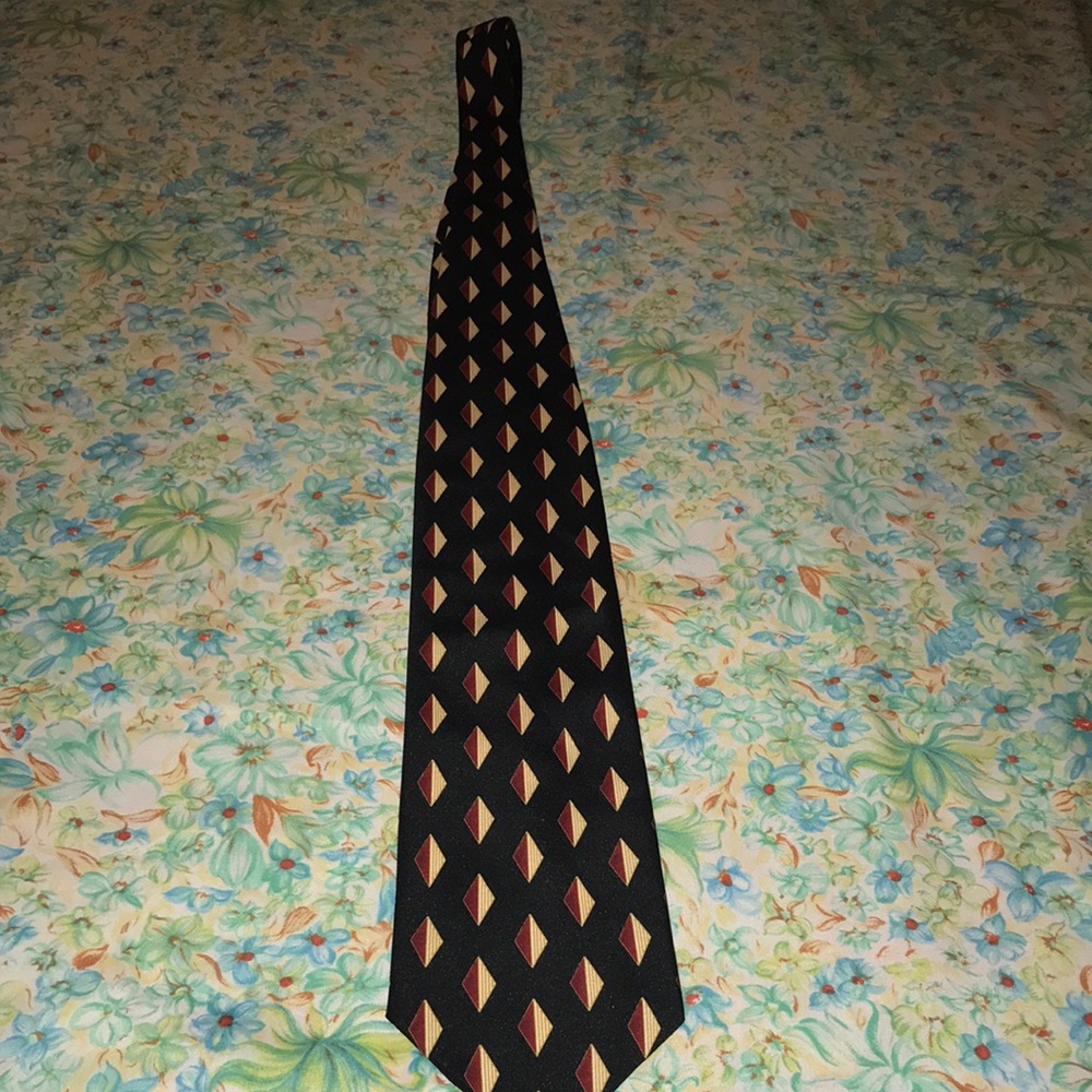4/$10🌻🌻Geometric Patterned Black & gold town craft tie